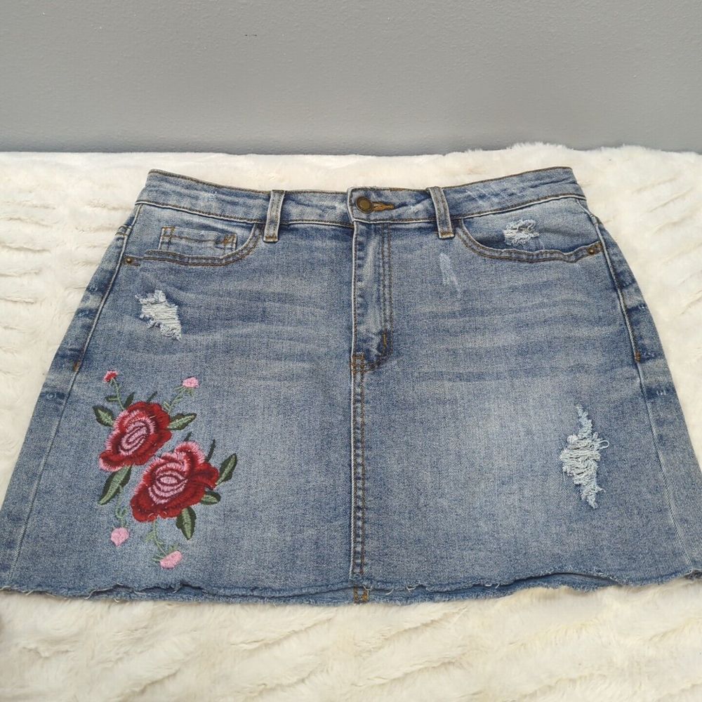 Angel Kiss Womens‎ Size Large Blue Jean Mini Skirt With Roses 436